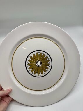 Mikasa White Dinner Plate Platter with Gold Floral Medallion